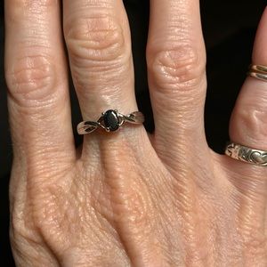Sterling Silver Ring with Black Oval Shape Stone * EUC *
